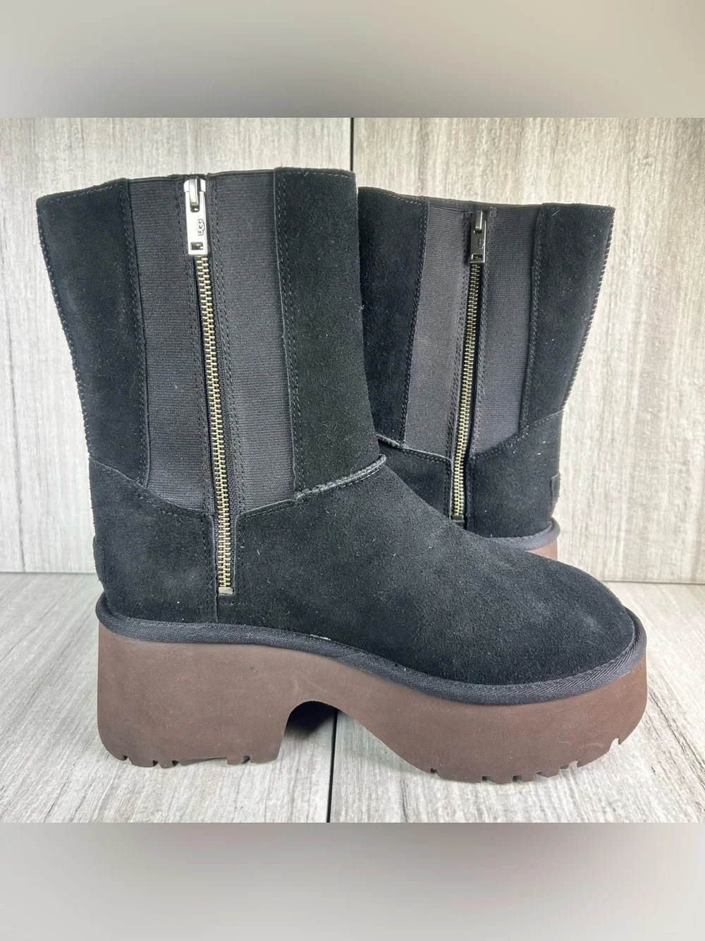 NEW UGG Classic Twin Seam New Heights Black Suede Platform Boots Women’s Size 10